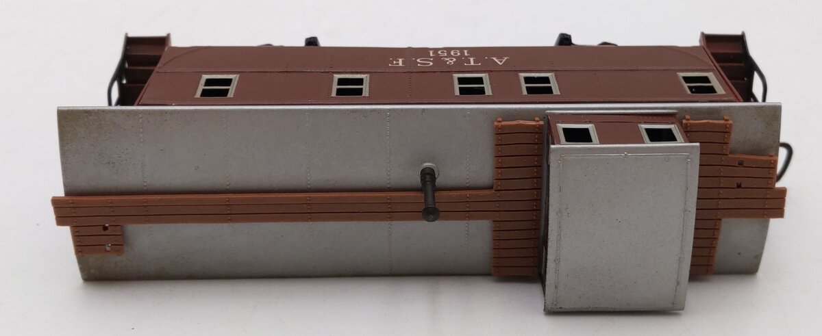 Marklin 4570 HO Scale AT&SF Caboose #1951 EX/Box