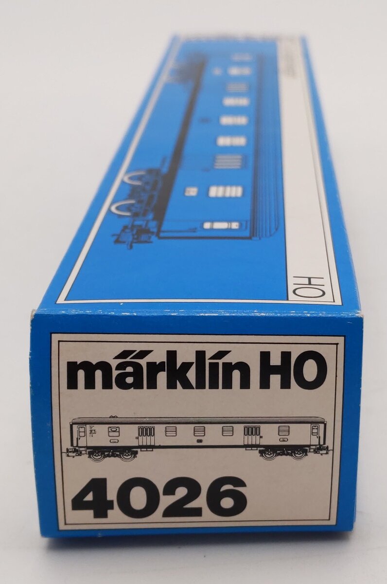Marklin 4026 Vintage HO German Federal Railway Express Train Luggage Van LN/Box