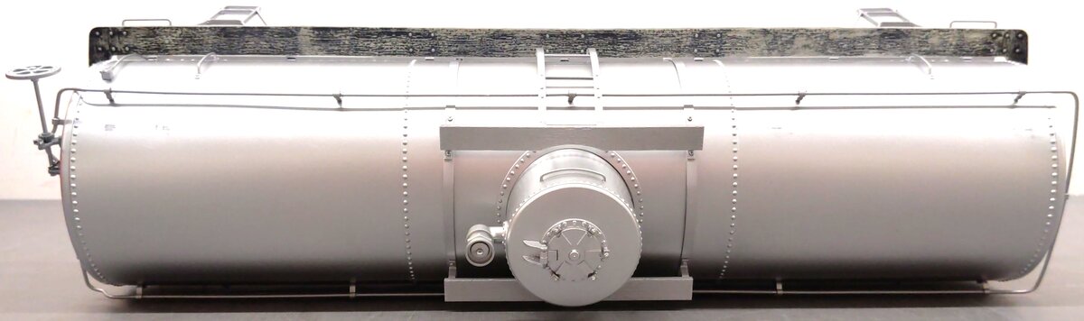 Bachmann 88198 1:20.3 Scale "LS" Framed Narrow Gauge Tank Car/Box