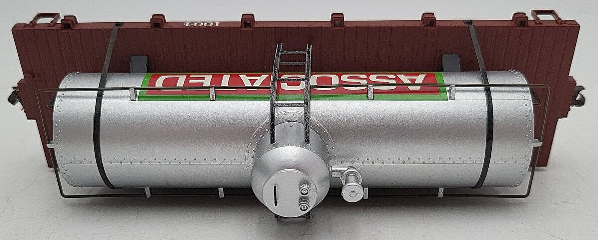 Bachmann 27148 On30 Associated Tank Car #1004 VG/Box