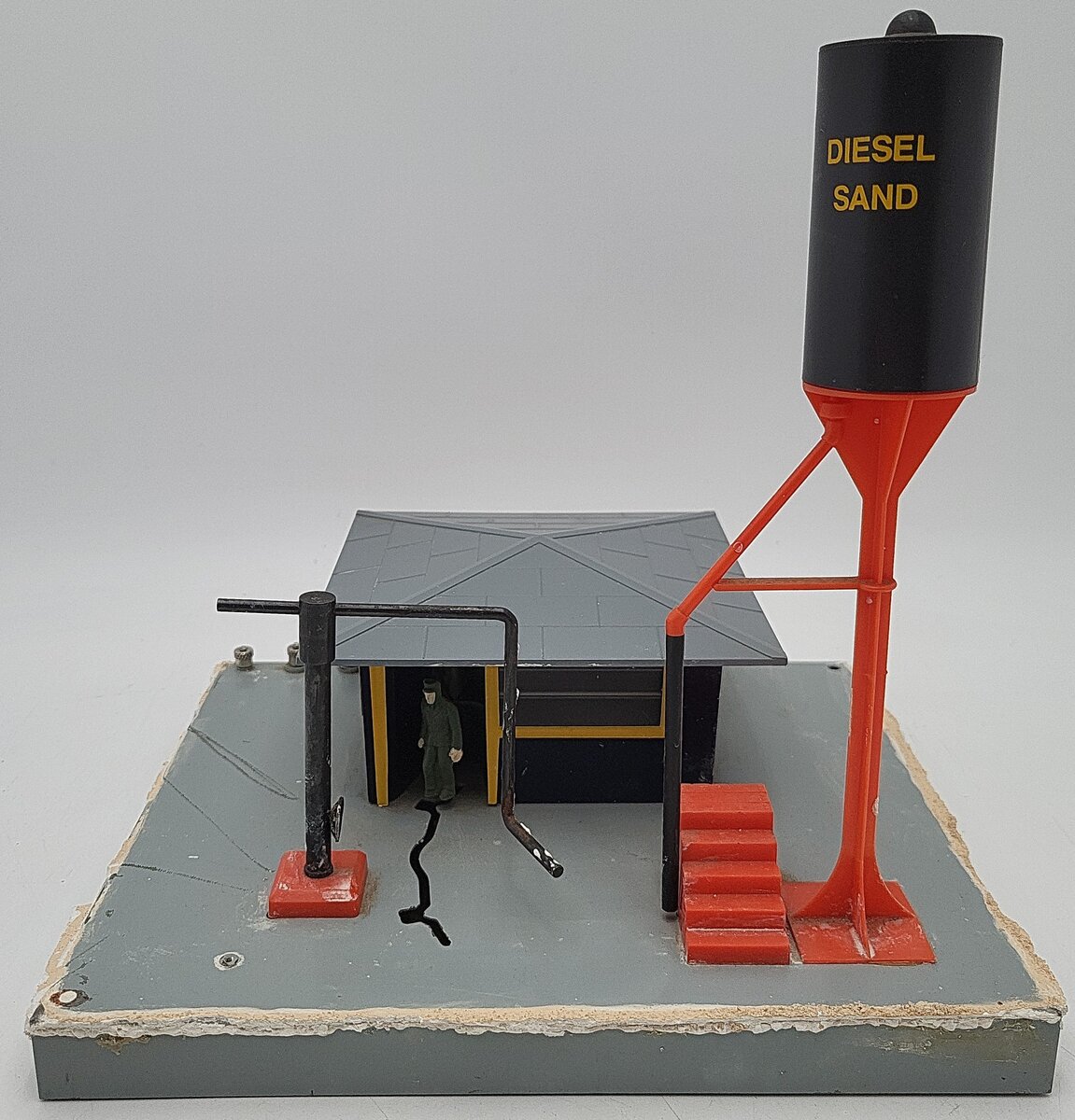 Lionel 6-12701 O Gauge Operating Diesel Fueling Station VG