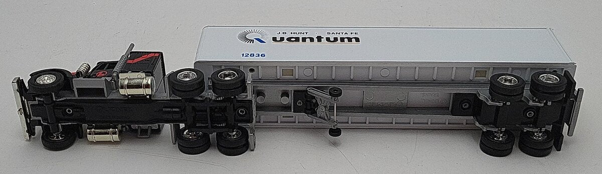 Lionel 6-12836 O Gauge Santa Fe Quantum Tractor & Trailer EX/Box
