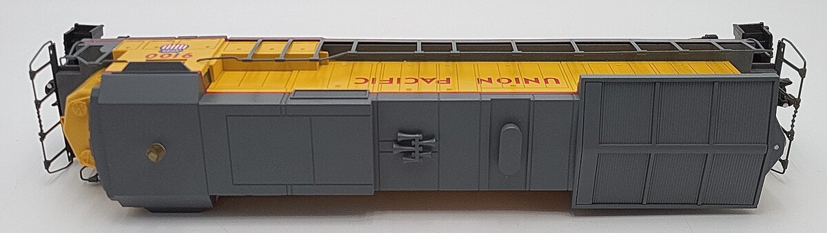 Lionel 6-18205 O Gauge Union Pacific Dash-8 40C Diesel Locomotive #9100/Box