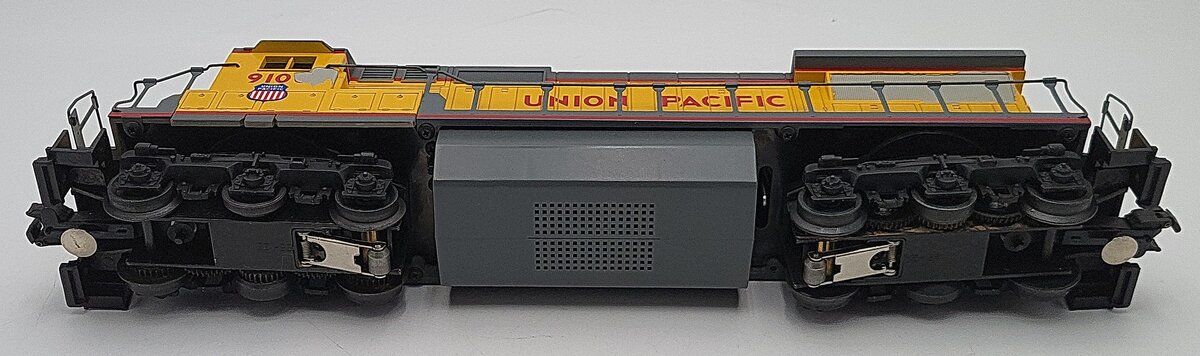Lionel 6-18205 O Gauge Union Pacific Dash-8 40C Diesel Locomotive #9100/Box