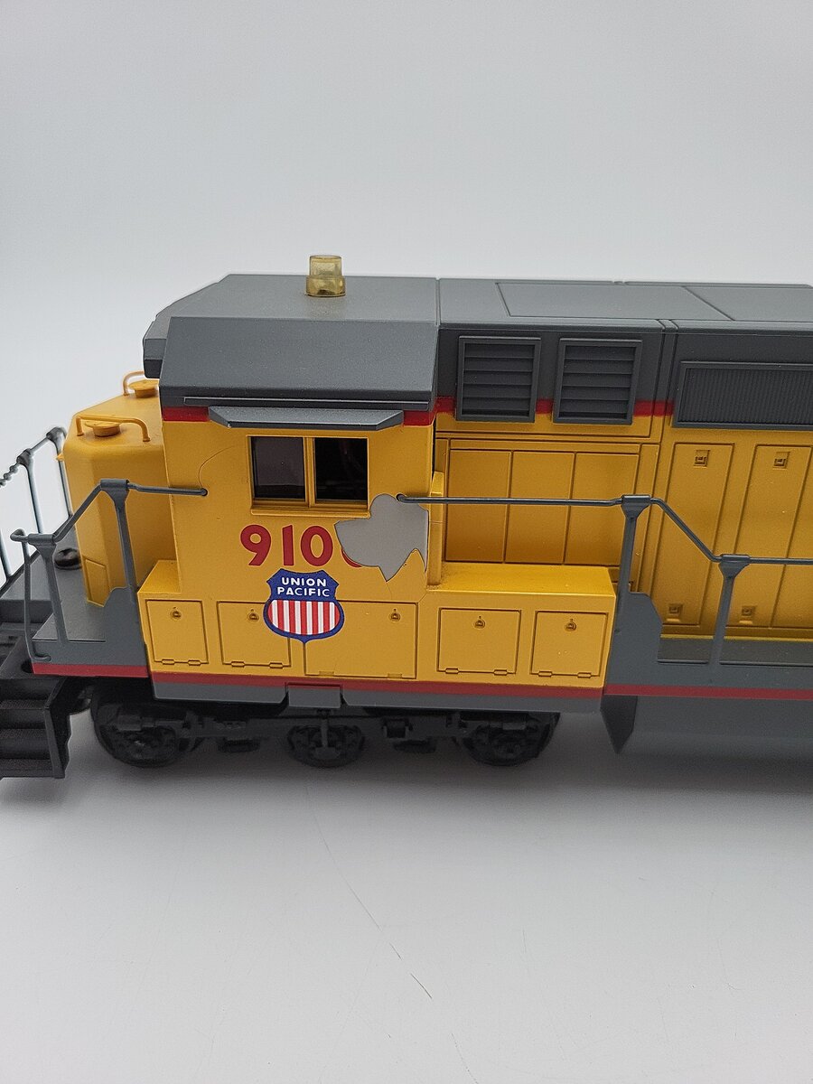 Lionel 6-18205 O Gauge Union Pacific Dash-8 40C Diesel Locomotive #9100/Box