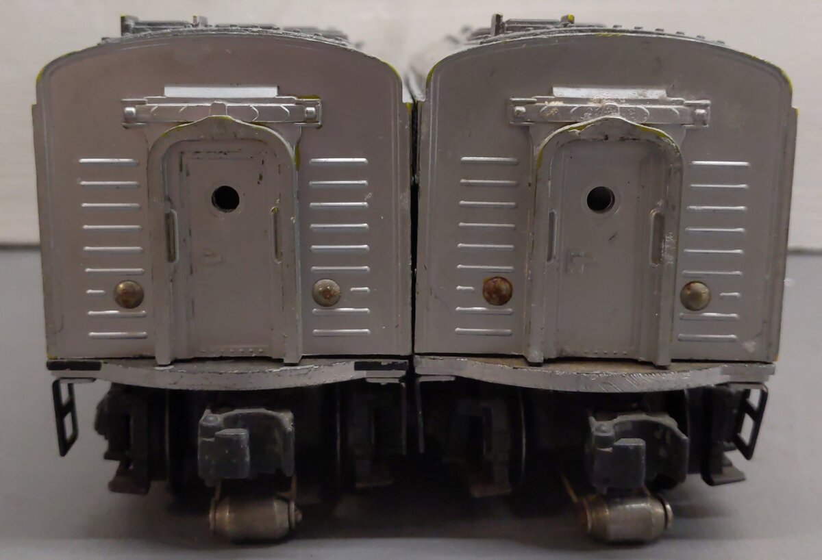 Lionel 2023 Vintage O Union Pacific Alco AA Diesel Locomotives - Silver & Gray VG