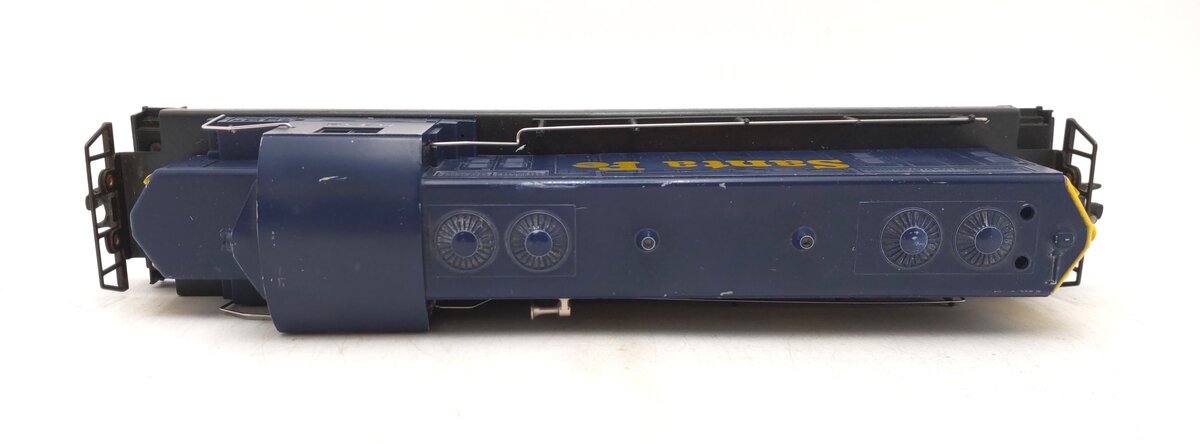 Lionel 6-8352 O Gauge Santa Fe GP-20 Powered Diesel Locomotive #8352 VG