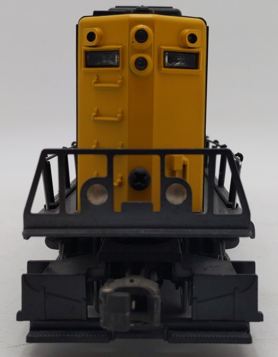 Lionel 6-8255 O Gauge Santa Fe GP-9 Dummy Diesel Locomotive EX