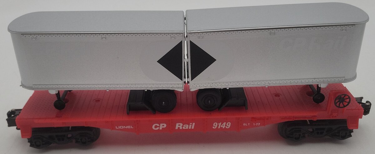 Lionel 6-9149 O Gauge CP Rail Flatcar with Piggyback Vans EX/Box
