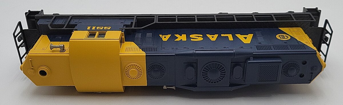 Lionel 6-18811 O Gauge Alaska SD-9 Diesel Engine #8811 EX/Box
