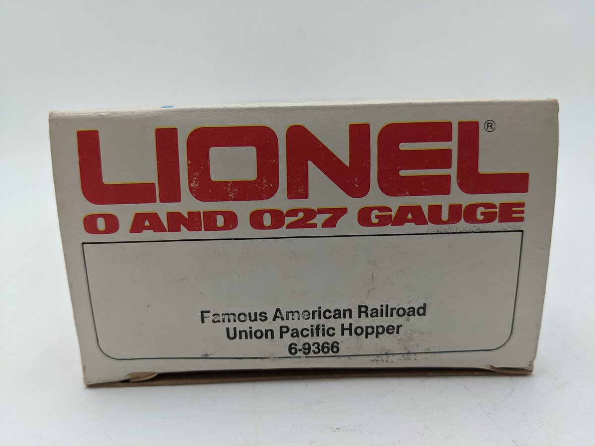 Lionel 6-9366 O Gauge Union Pacific Covered 4-Bay Hopper #9366 EX/Box