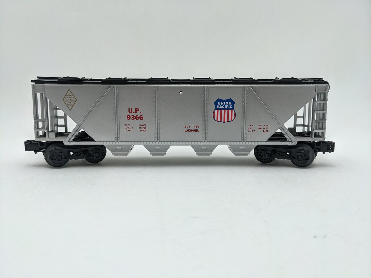 Lionel 6-9366 O Gauge Union Pacific Covered 4-Bay Hopper #9366 EX/Box