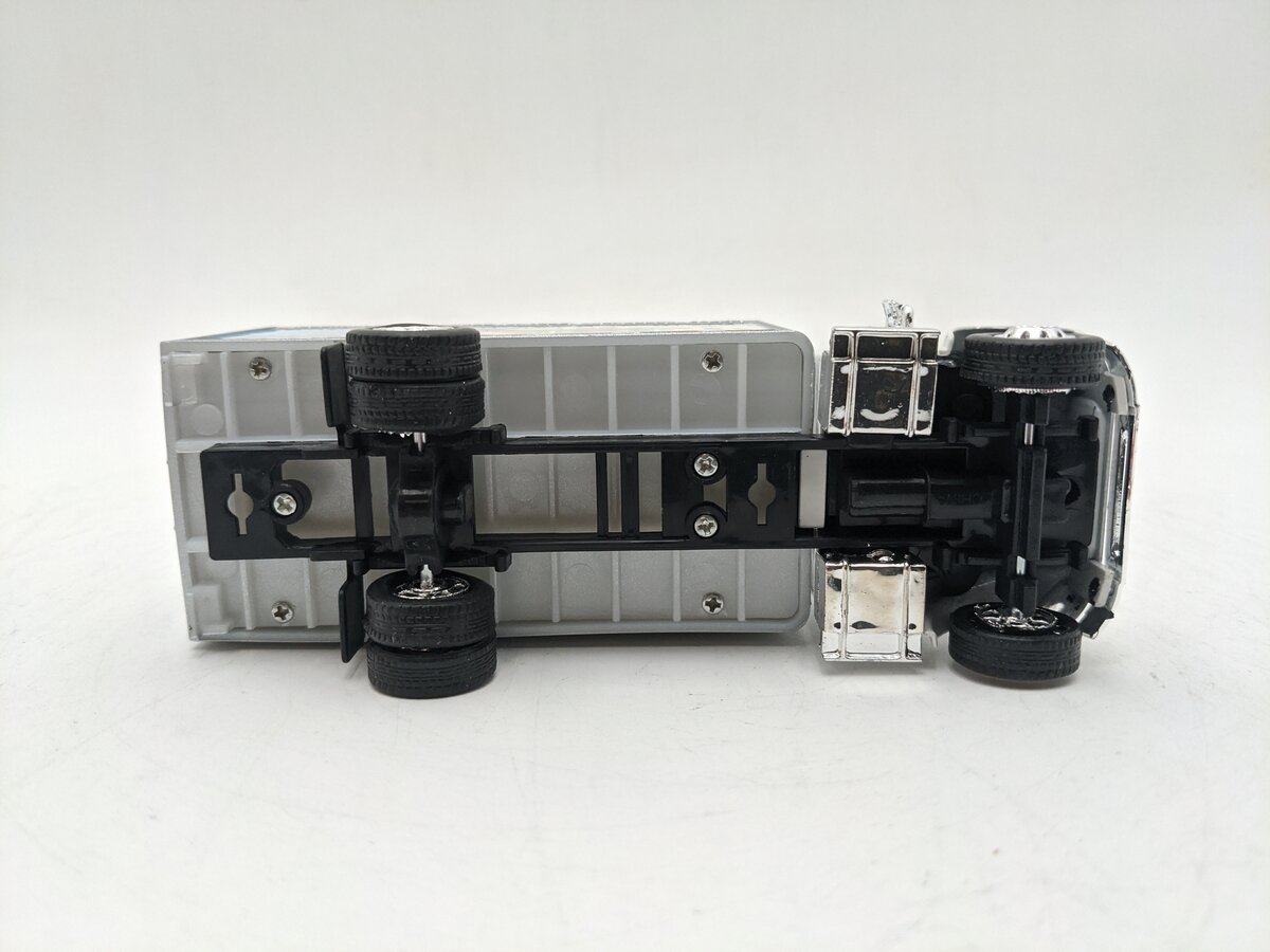 Menards 279-4455 1:48 Scale Diecast Menards Box Truck EX/Box