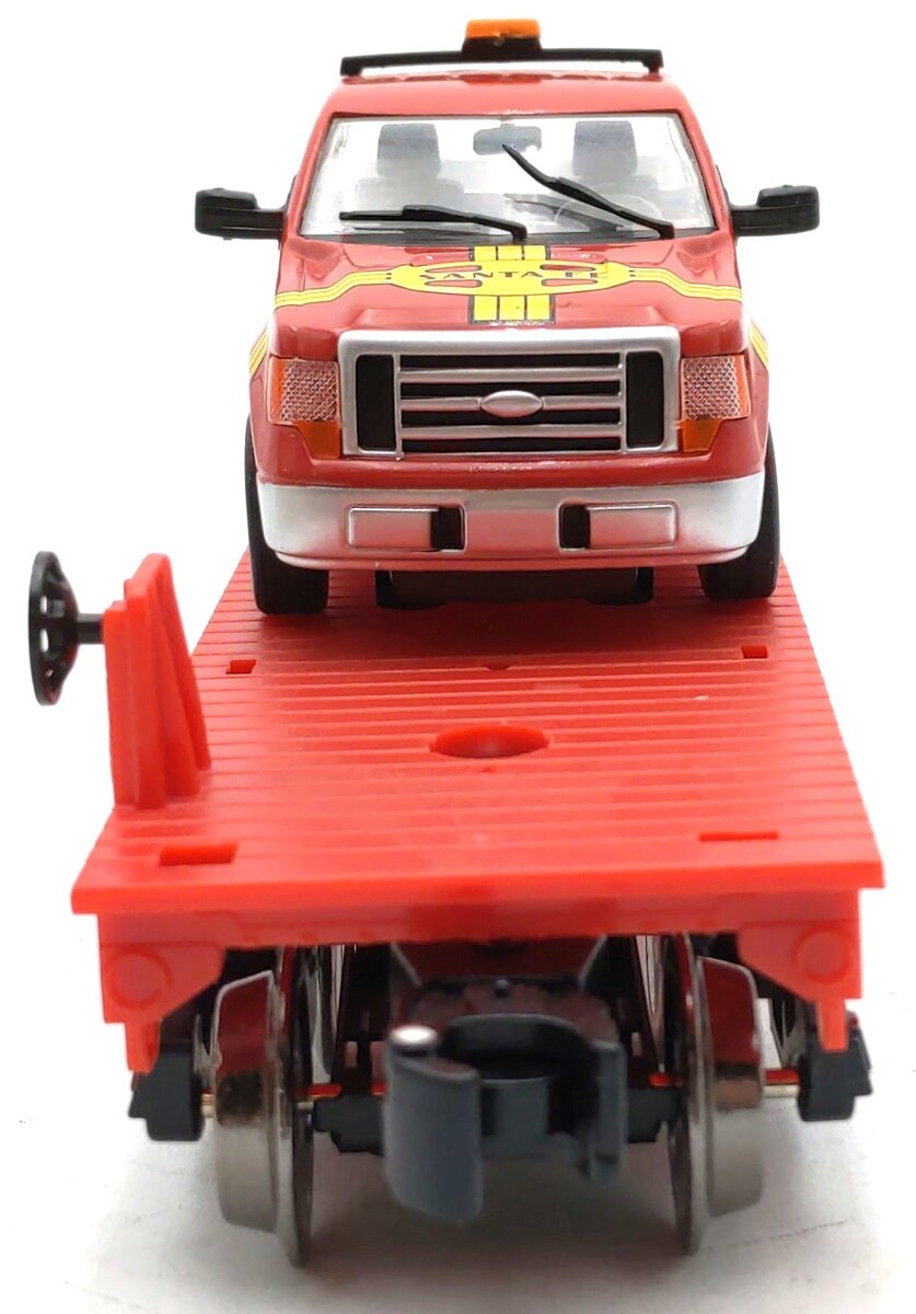Menards 279-2640 O Gauge Santa Fe Maintenance Department Flatcar w/ Truck Load LN/Box