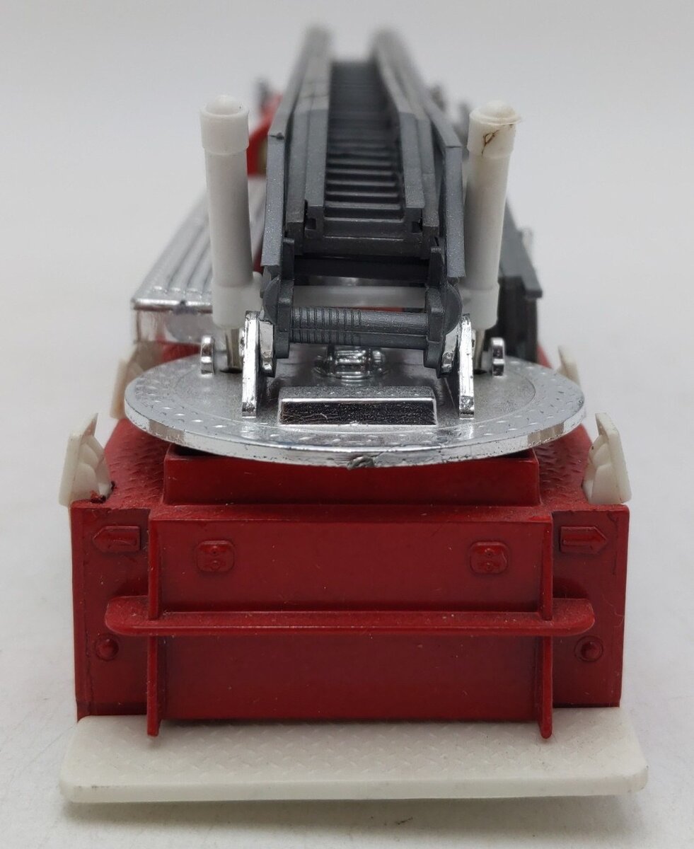 Model Power 7968-2 O Scale Ladder Truck EX
