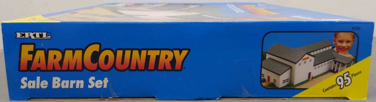 Ertl 4326 S Farm Country Sale Barn Set Plastic Kit LN/Box