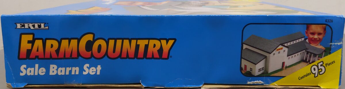 Ertl 4326 S Farm Country Sale Barn Set Plastic Kit LN/Box