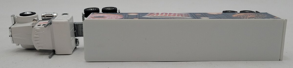 Lionel 1995 Dunkin Donuts Tractor and Trailer LN/Box