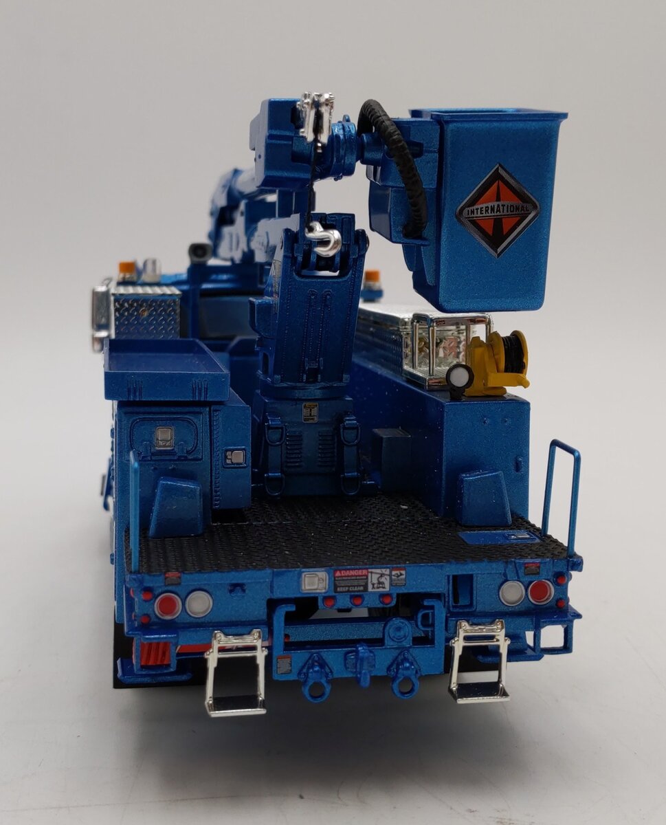First Gear 19-2828 1:34 Scale Die Cast 2002 International Utility Truck NIB