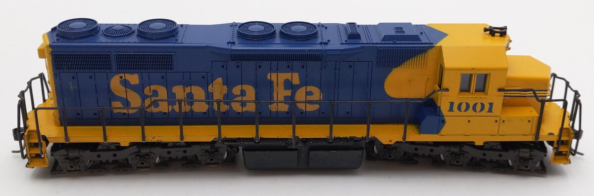 Atlas 7011 HO Scale Santa Fe SD35 Powered Diesel Locomotive #1001-DC VG/Box