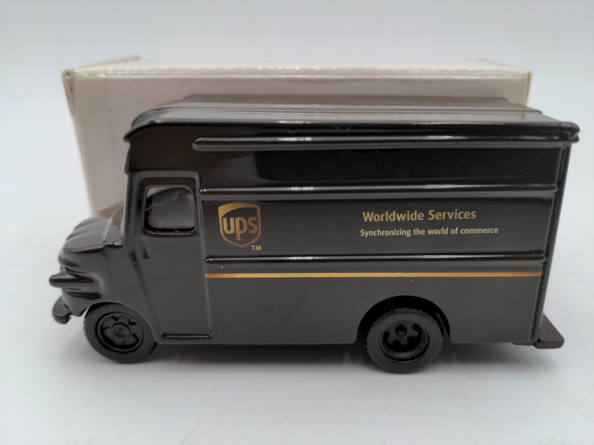 Staples N105082 Diecast Worldwide Services UPS Truck EX/Box