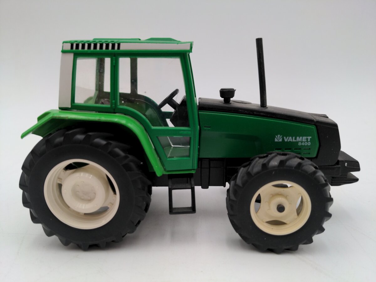 Joal 178 1:35 Scale Diecast Valmet 8400 4WD Wf Tractor EX