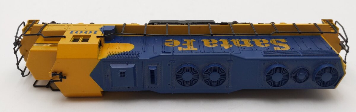 Atlas 7011 HO Scale Santa Fe SD35 Powered Diesel Locomotive #1001 EX/Box