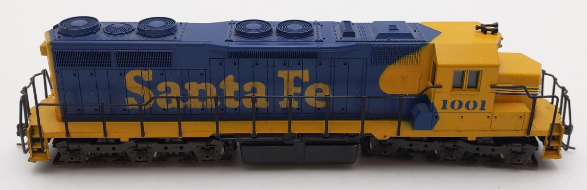 Atlas 7011 HO Scale Santa Fe SD35 Powered Diesel Locomotive #1001 EX/Box