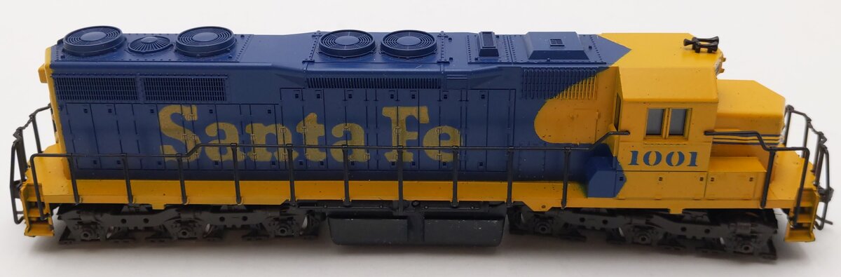 Atlas 7011 HO Scale Santa Fe SD35 Powered Diesel Locomotive #1001 EX/Box