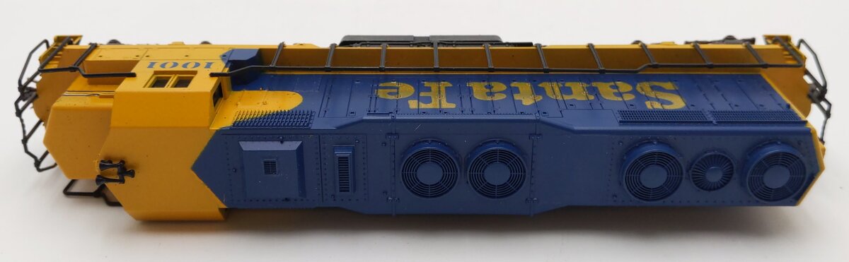 Atlas 7011 HO Scale Santa Fe SD35 Powered Diesel Locomotive #1001 EX/Box