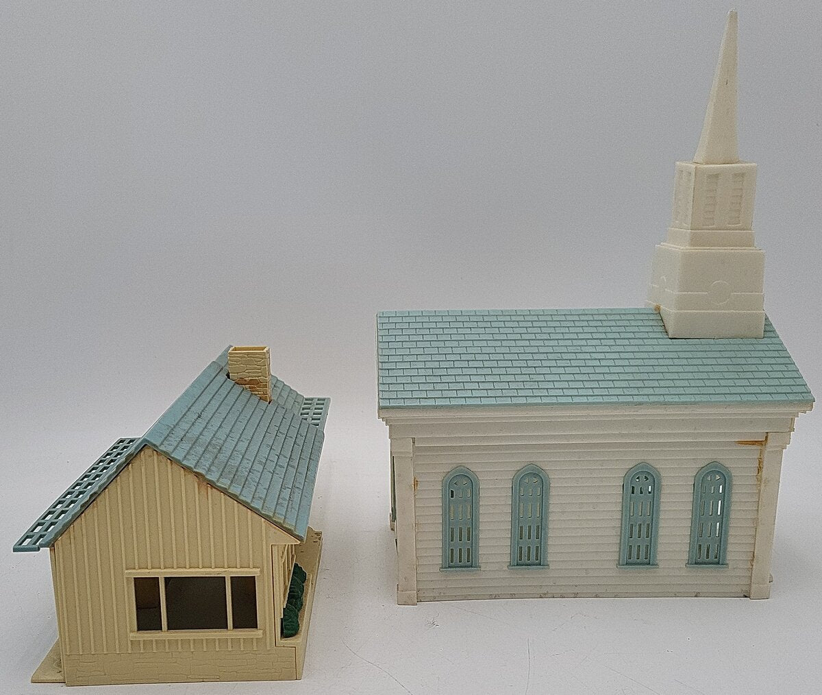 Plasticville O Scale Assorted Plastic Buildings [2] VG