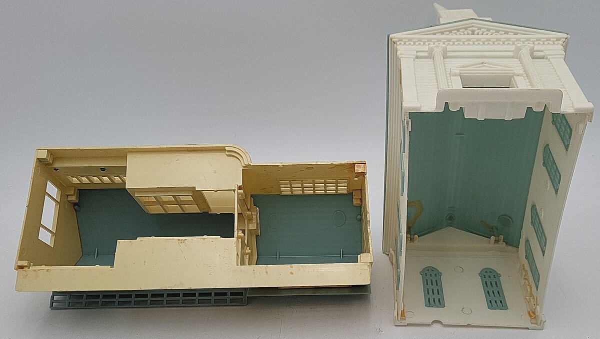 Plasticville O Scale Assorted Plastic Buildings [2] VG