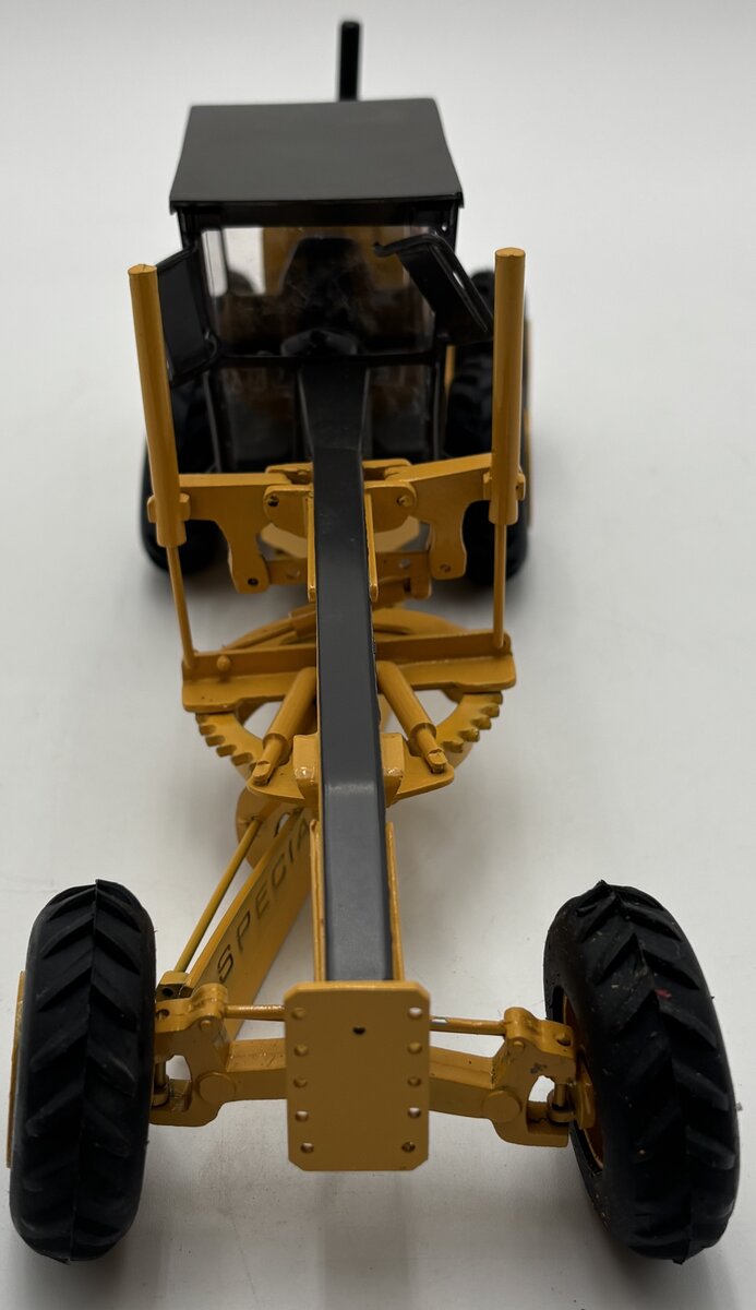 Teeswater 1:32 Volvo 6720 Road Grader Diecast EX