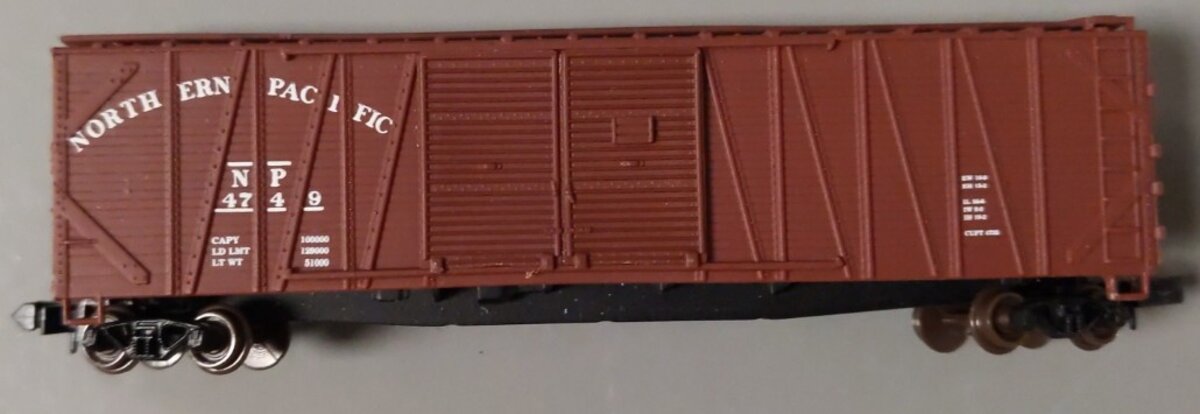 Walthers 932-8353 N Scale Northern Pacific 50' Double Door Auto Box Car #749 LN/Box