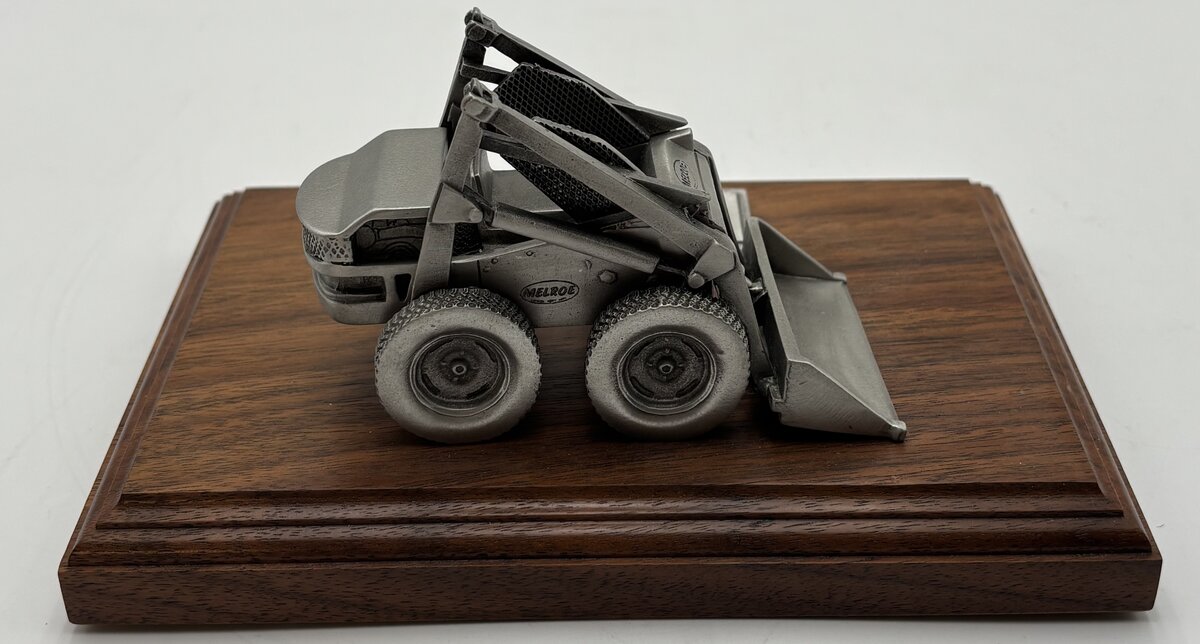 Melroe 1:25 Melroe M-400 Skid-Steer Loader LN
