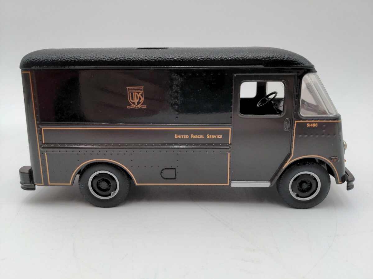 Hermann Marketing UP1757 1:28 Scale Diecast 1957 United Parcel Service Car EX/Box