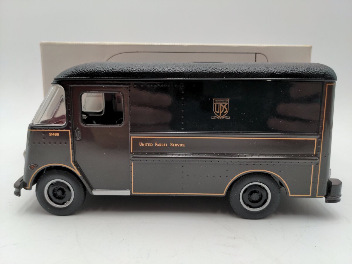 Hermann Marketing UP1757 1:28 Scale Diecast 1957 United Parcel Service Car EX/Box