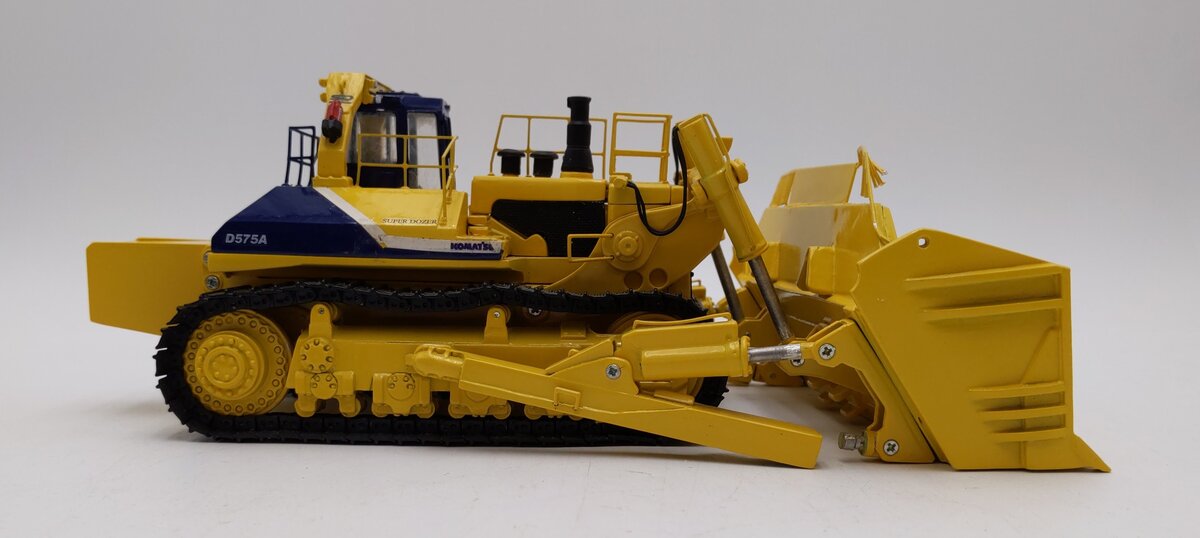 HiMoBo 1:50 Scale Diecast Komatsu D575 A2 SD Super Dozer