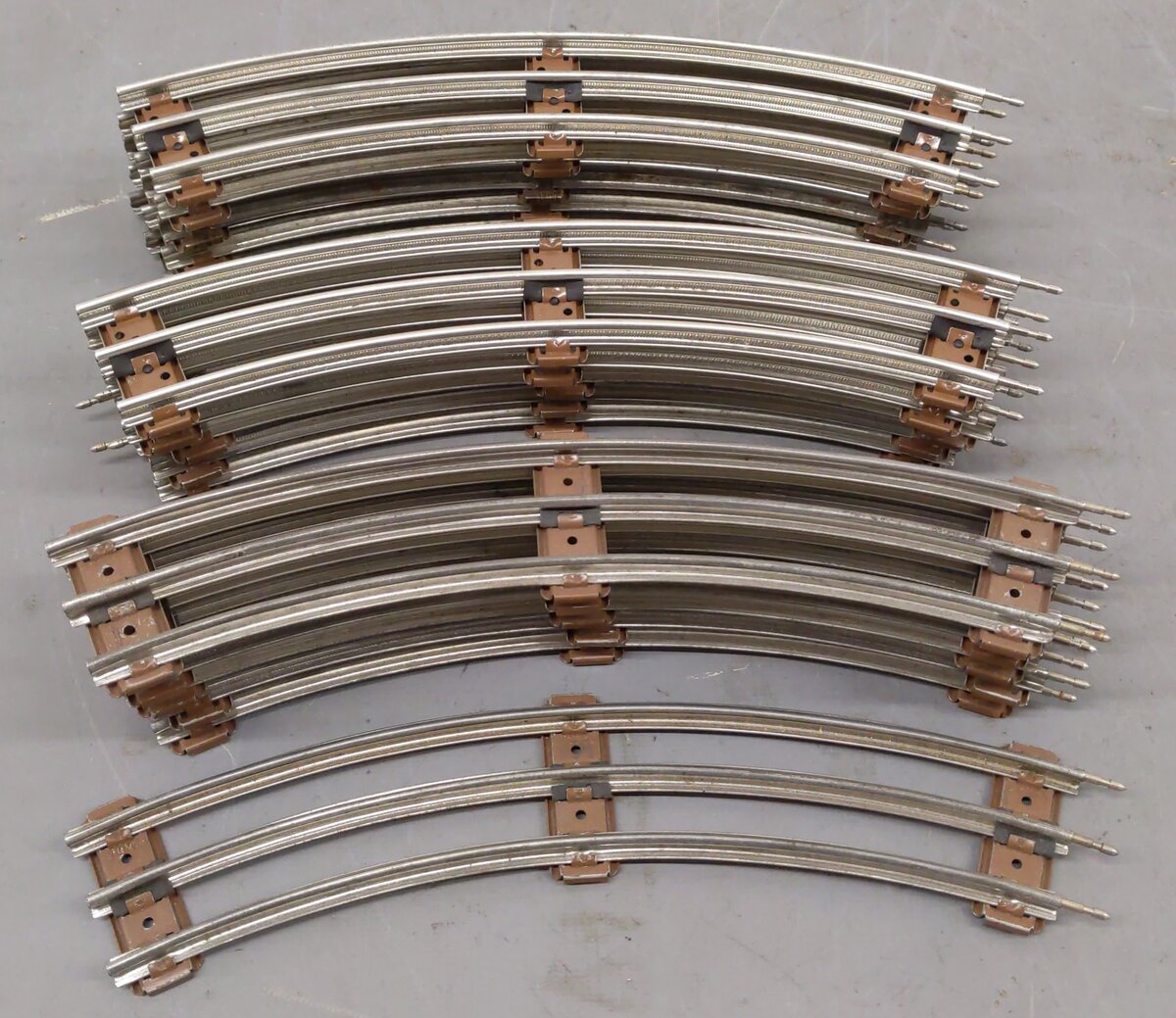 Lionel 6-65033 O-27 Regular Tubular Curved Track Section (16) VG