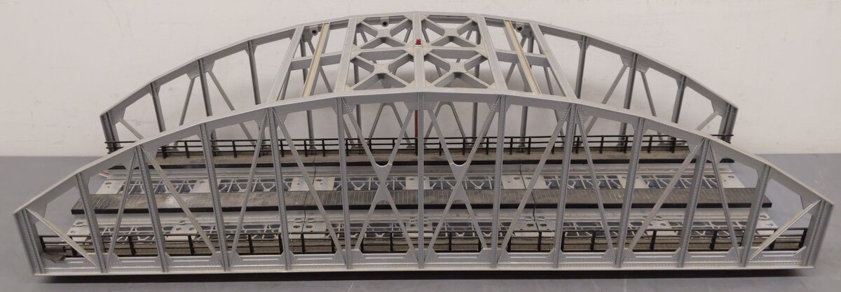 MTH 40-1062 O Gauge 2-Track Silver Steel Arch Bridge EX/Box