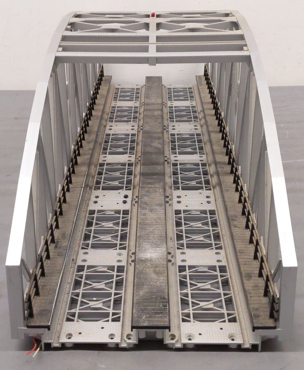 MTH 40-1062 O Gauge 2-Track Silver Steel Arch Bridge EX/Box