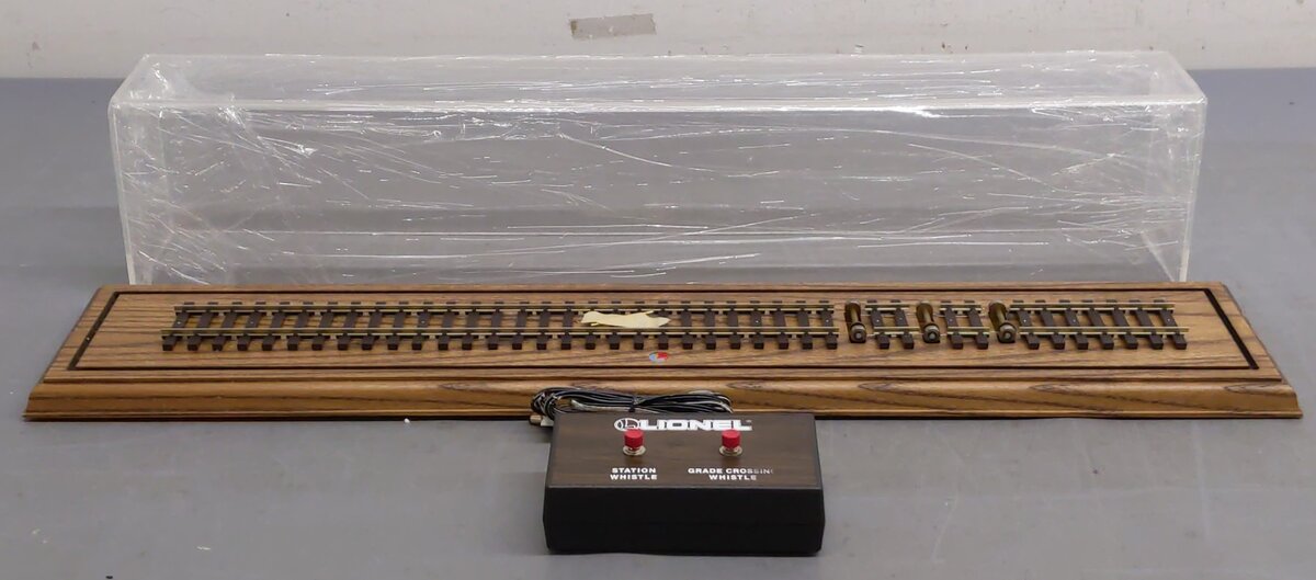 Lionel 71-3006-250 Operating Rolling Display Case LN