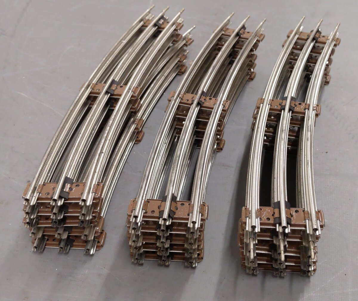 Lionel 6-65033 O-27 Regular Tubular Curved Track Section (15) EX