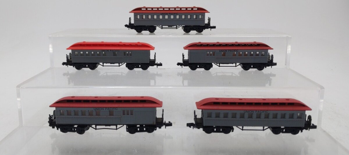 Arnold N Scale Assorted Union Pacific Passenger Cars [5] EX