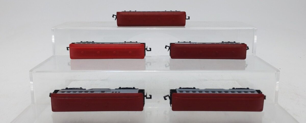 Arnold N Scale Assorted Union Pacific Passenger Cars [5] EX