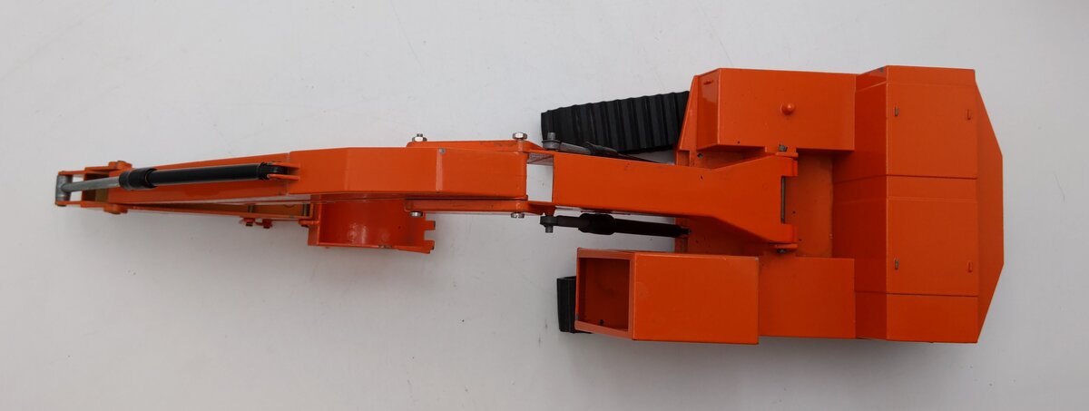 Gescha 477 Metallic Model 1:20 Scale Diecast Priestman Excavator/Box