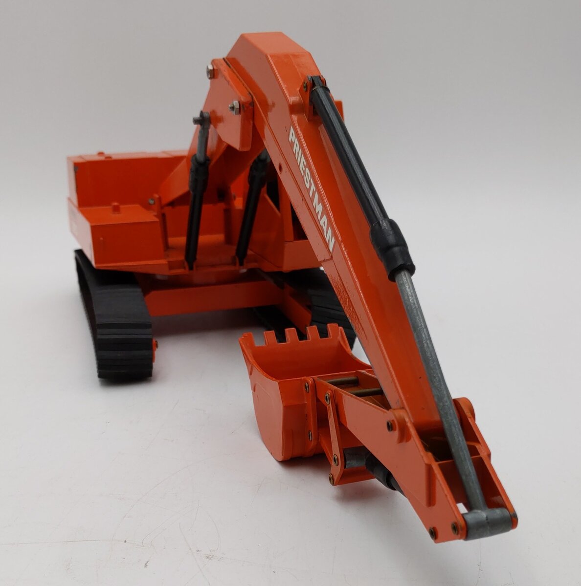 Gescha 477 Metallic Model 1:20 Scale Diecast Priestman Excavator/Box