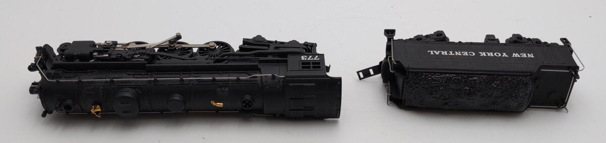 Hallmark 1751 HO New York Central Diesel Locomotive w/ Tender #773 LN