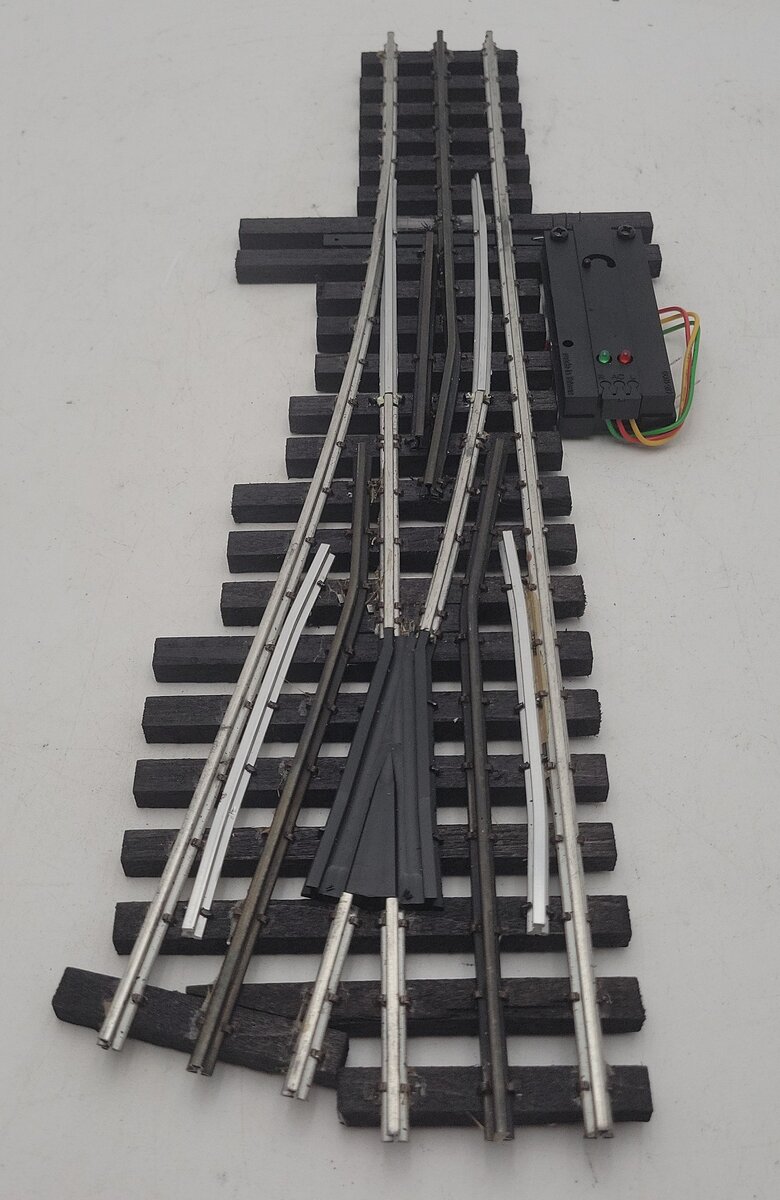 Ross 200M O Right Hand Switch Turnout with DZ 1000 Control VG/Box