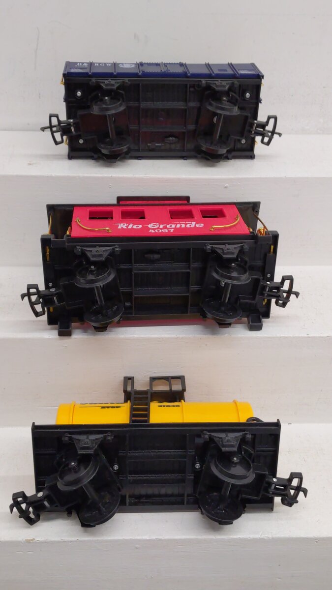 EZTec G Scale Assorted Freight Cars [3] EX